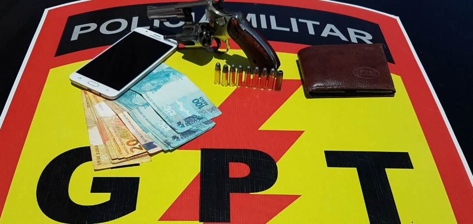 Objetos apreendidos pela Polícia Militar (Foto: divulgação/Polícia Militar)