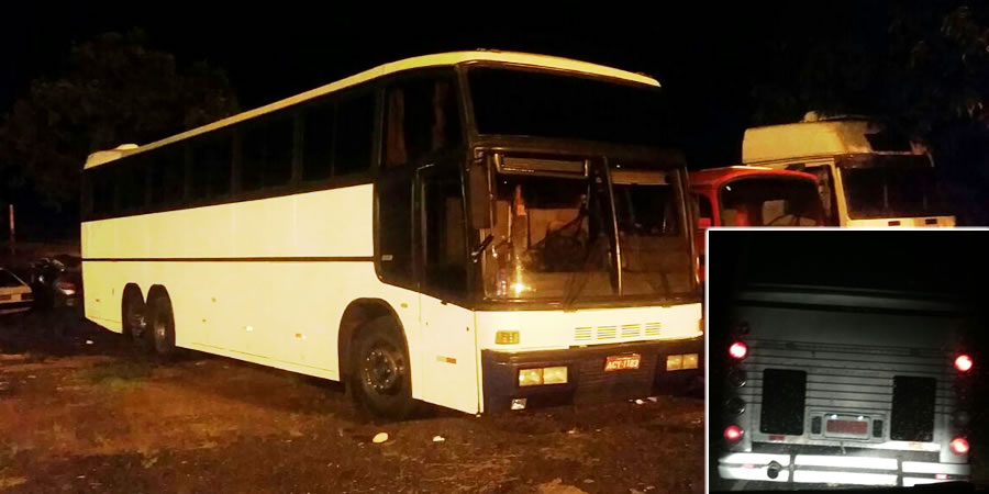 Dois ônibus irregulares foram apreendidos na BR 050. (Foto: Divulgação PRF Catalão)