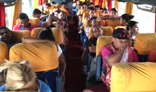 PRF apreende ônibus clandestino que levava passageiro de forma irregular (Foto: Divulgação/PRF)